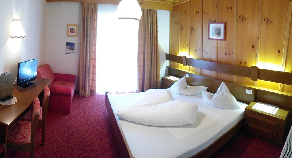 Hotel Alpenblick Pfelders Room photo